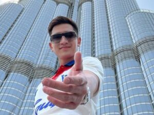 Verrel Bramasta dan para sahabatnya ikuti ice bath challenge, netizen sorot bagaimana ekspresi  dari deretan pria tampan tersebut.