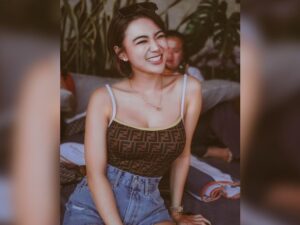 Berita artis: Pedangdut Wika Salim dinilai netizen selalu kece badai sehingga dianggap tidak pernah gagal soal penampilan.