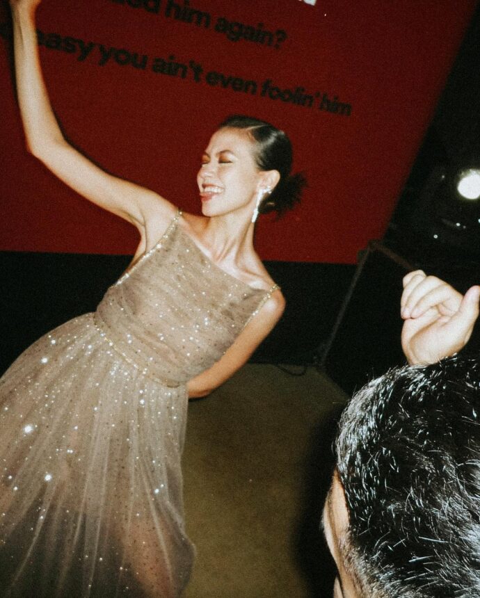 Berita artis: Penampilan Yuki Kato dinilai tetap kece saat unggah sebuah foto lama yang diduga pada saat pernikahan Vidi Aldiano.