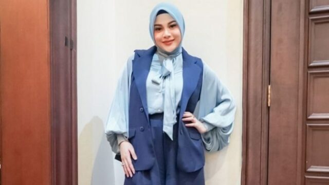 Aurel Hermansyah tuliskan kesaksian bagaimana perjuangan keras Arsy Hermansyah agar bisa mengikuti perlombaan music di Amerika.