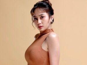 Denise Chariesta belum lama ini hebohkan publik dengan unggahan seksi di laman instagram pribadinya @denisechariesta91.