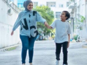 Beredar kembali video kedekatan Nathalie Holscher dengan anak-anak Sule yang disayangkan netizen jika keduanya memang benar akan berpisah.