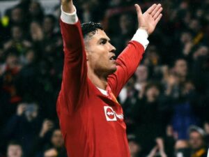 Gelandang Manchester United, Bruno Fernandes, menegaskan rekannya, Cristiano Ronaldo akan tetap bertahan di Old Trafford