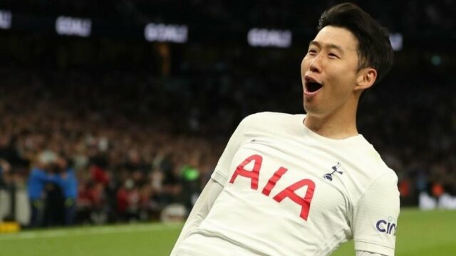 Son Heung-Min memimpin 3 ribu orang penggemar menyambut Tottenham Hotspur yang akan melaksanakan tour ke Korea Selatan.