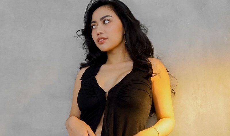 Rachel Vennya ternyata baru 5 kali pacaran walau sering dekat dengan berbagai pria, apalagi dikenal sebagai salah seorang selebgram seksi.