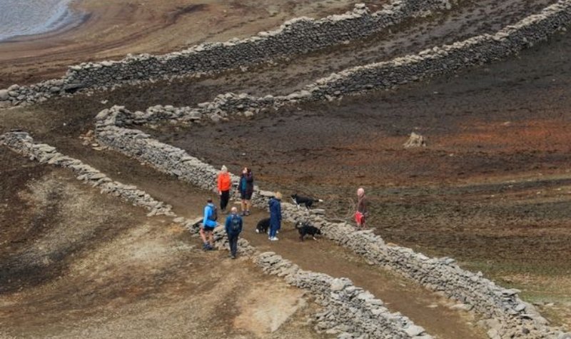 Mardale Green di Distrik Danau Cumbria merupakan desa yang hilang dan kembali muncul setelah 80 tahun tenggelam air.
