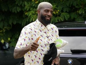 Pemain AC Milan Tiémoué Bakayoko Digeledah Hingga Ditodong Pistol oleh Polisi Italia