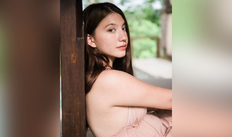 Intip Pesona Cassandra Lee Cosplay Jadi ‘Lazy Lady’