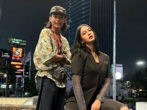 Viralnya Citayem Fashion Week membuatnya Paula Verhoeven sebagai model profesional ikut andil bagian. Iya turut mendatangi tempat tersebut.