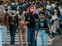 Citayam Fashion Week berhasil menghipnotis banyak pihak. Bukan Hanya Indonesia, bahkan media fashion internasional.