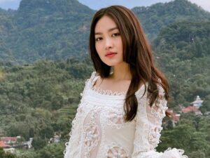 Kandasnya hubungan percintaan tidak mengharuskan Natasha Wilona bermusuhan dengan mantan. Ia masih menjalin silaturrahmi yang baik