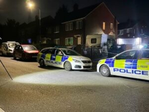 Serangan anjing di Rotherham menyebabkan seorang pria harus dilarikan ke rumah sakit dengan luka yang serius. Korban lainnya tewas di tempat