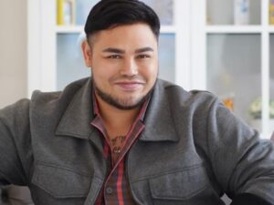 Ivan Gunawan hebohkan warganet dengan unggahan di akun Tiktoknya yang memperingati akun-akun Tiktok yang menjelekkan dan memprovokasi namanya.
