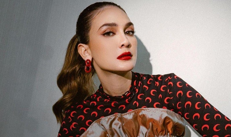 Luna Maya ceritakan pengalaman pertama saat makan di salah satu restoran tapi malah kekurangan uang, karena tidak punya uang cash.