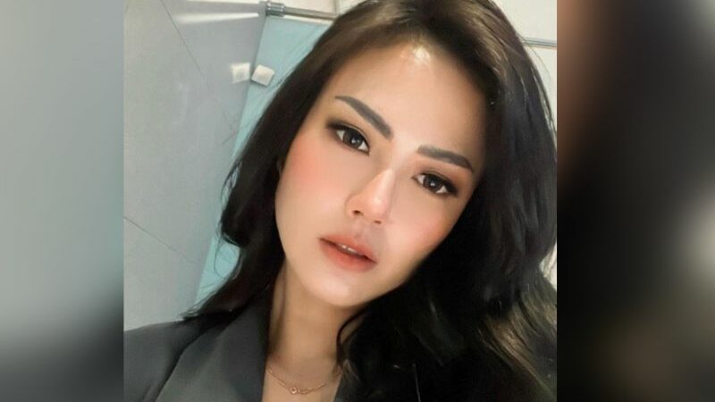 Nita Gunawan belum lama ini membuat pengakuan bahwa dirinya tidak pernah pakai bedak namun tetap terlihat cantik di mana pun dan kapan pun.