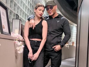 Pengantin baru Deddy Corbuzier bersama sang istri Sabrina Chairunnisa unggah potret mersanya yang tengan berada di negara Singapura, Minggu (3/7/2022).