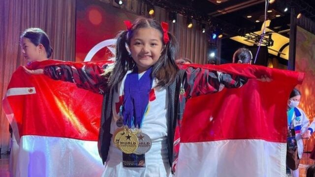 Arsy Hermansyah, berhasil mengharumkan nama Indonesia dengan membawa pulang 14 penghargaan WCOPA di umurnya yang masih belia.