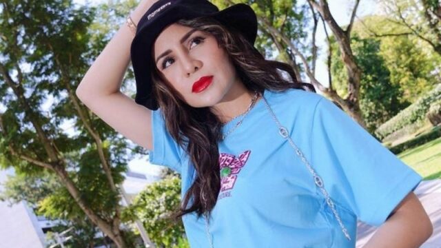 Penggemar sebut lagu “Tak Ingin Usai” sangat cocok dibawakan grup band Geisha, setelah mantan vokalisnya, Momo Geisha menyanyikannya.