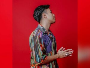 Album terbaru Vidi Aldiano akan dirilis Jumat, 22 Juli besok. Pada unggahan terbarunya, Vidi menyertakan tiga lagu dari album tersebut.