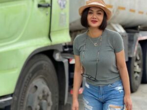 Yuni Shara dipuji terlihat seperti gadis abg, padahal kini telah berusia 50 tahun, karena kecantikan dan awet muda.