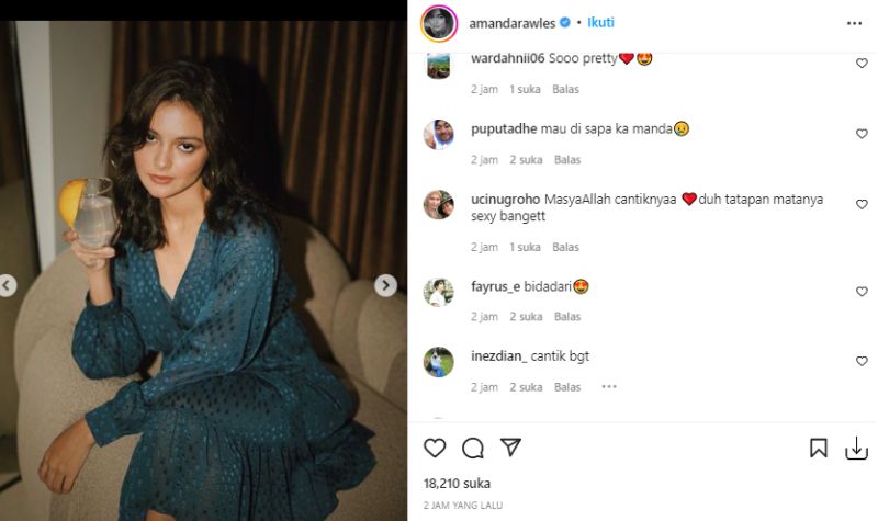 Amanda Rawles kali ini mendapat pujian jika sorot mata tajam milikinya dinilai sangat cantik sekaligus seksi. Netizen sampai gak kedip.