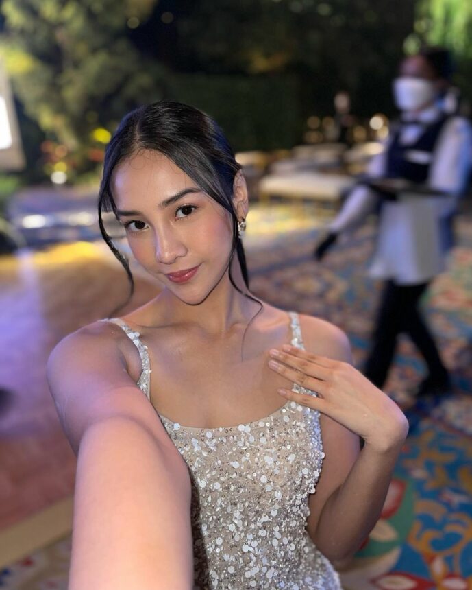 Anya Geraldine sering dipuji netizen karena bentuk tubuh dan parasnya yang selalu cantik dalam situasi dan kondisi apapun.