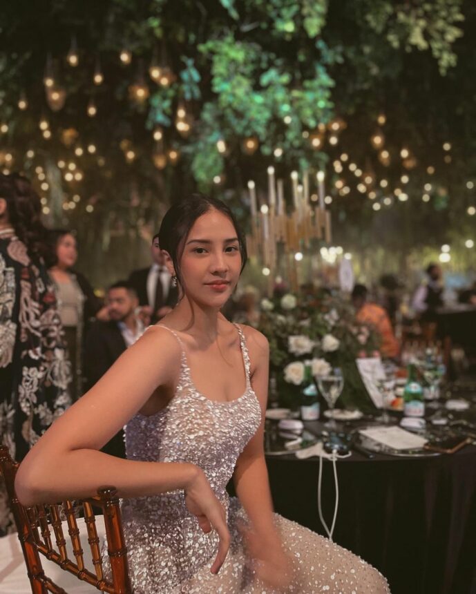 Anya Geraldine sering dipuji netizen karena bentuk tubuh dan parasnya yang selalu cantik dalam situasi dan kondisi apapun.