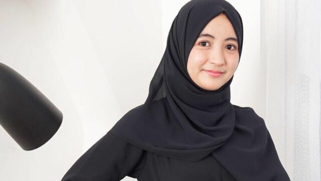 Arafah Rianti dan sang adik, Halda malah roasting bapak sendiri malas kerja. Deddy Corbuzier sampai mimisan karena tertawa.