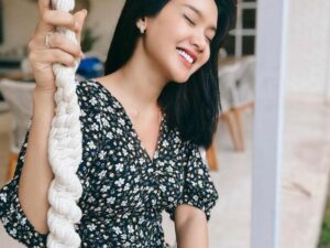 Cita Citata dinilai tdak belajar dari pengalaman artis lain, ketika bagikan sebuah foto bersama Mahardika Soekarno, dinyinyiri netizen.