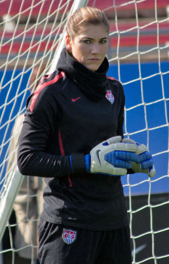 Legenda sepak bola wanita Amerika Serikat, Hope Amelia Solo, harus berurusan dengan kepolisian lalu lintas akibat dirinya mabuk saat mengemudi.