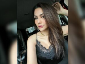 DJ Katty Butterfly dipuji netizen terlihat jauh lebih cantik ketika telah menjanda dari mantan suami. Apalagi sering berpakaian seksi.