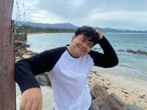 Kiki Coboy Junior cerita pengalaman jadi kepala keluarga gantikan ayahnya, hingga sukses kuliahkan adik bungu hingga sarjana.