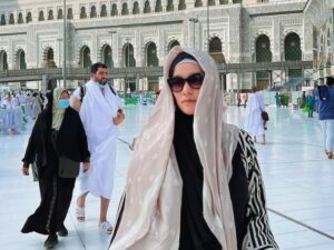 Marcella Zalianty tuliskan curhatan bahwa perayaan terbaik bagi seorang muslim adalah bagaimana untuk instrospeksi diri.