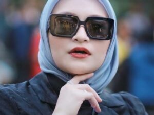 Nathalie Holscher kembali mendulang pujian, terlihat jauh lebih fresh setekah berpisah dari sang comedian, disbanding beberapa bulan lalu.