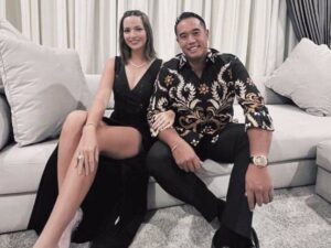 Nia Ramadhani diperingati oleh netizen bahwa fotonya yang pamer kaki jenjang dapat membuat syahwat bagi kaum lelaki.