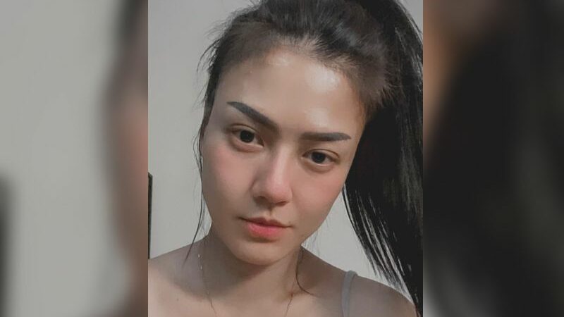Nita Gunawan dipuji banyak netizen karena wajah cantik serta manisnya disebut-sebut mampu menyaingi pabrik gula.