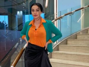 Nora Alexandra punya senyuman kelewat manis, buat netizen gak nahan melihatnya. Begitu juga halnya dengan bodi seksi yang buat iri.