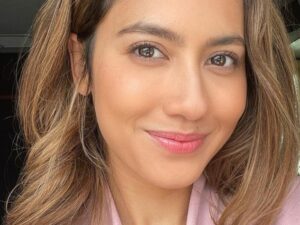 Pevita Pearce selalu dikenal akan kesan dan penampilan natural, yuk intip berbagai potret cantik dari model sekaligus pemain film ini.
