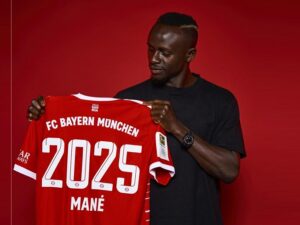 Sadio Mane, mengatakan dirinya pindah dari Liverpool ke Bayern Munchen bukan untuk menggantikan Robert Lewandowski