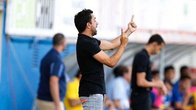 Pelatih Barcelona Xavi Hernandez mengkhawatirkan jika klub asal Catalan tersebut tidak mampu bersaing karena sekarang menjadi klub miskin