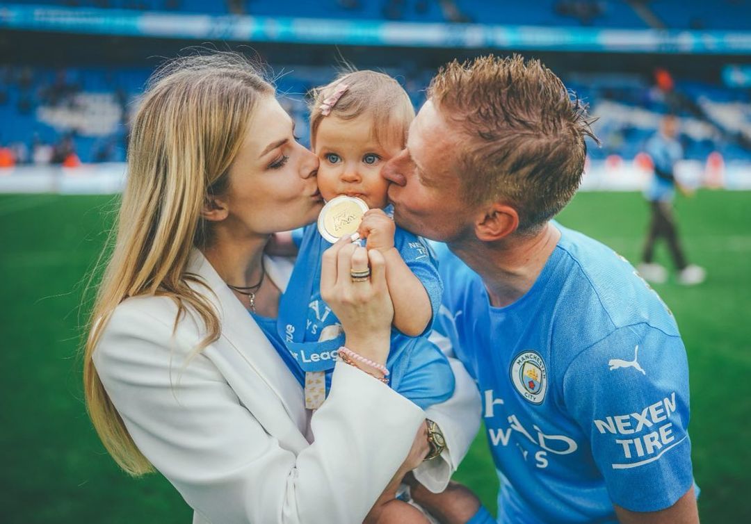 Istri Oleksandr Zinchenko, Vlada Sedan, ternyata berat melihat suaminya harus hengkang dari Manchester City. 