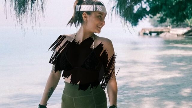 Awkarin Pamer Foto Perut Rata dan Berotot, Kaum Pria Elus Dada