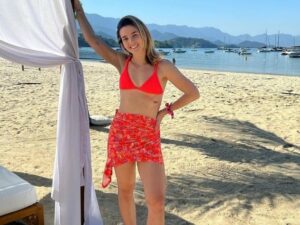 Istri Lucas Paqueta, Youtuber Seksi Yang Hobi Tampil dengan Bikini