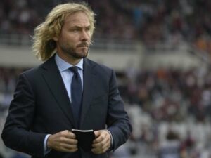 Rayakan Ultah ke 50 Legenda Juventus Pavel Nedved Berpesta dan Berjoget Sambil Pegang Payudara Wanita