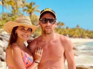 Antonella Roccuzzo Perempuan Cantik dari Argentina Yang Setia Dampingi Messi Sejak Kecil