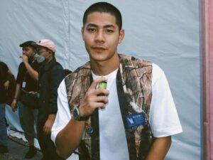 Kedatangan Meerqeen ke Indonesia membuat para fans antusias dan juga terkejut karena ternyata seorang Meerqeen doyan dangdutan.