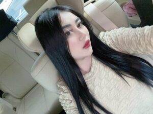 Pamela Safitri memiliki pengalaman diteror oleh penggemar yang terkesima dengan tubuh seksinya, bahkan sampai ada yang mau membunuh.