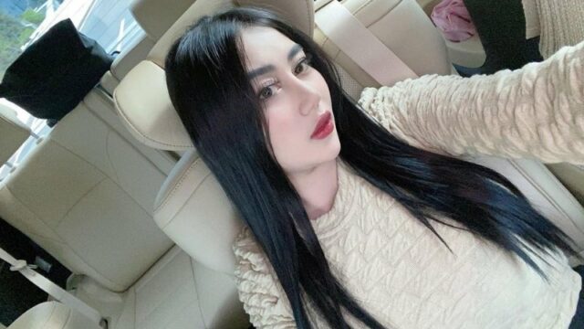 Pamela Safitri memiliki pengalaman diteror oleh penggemar yang terkesima dengan tubuh seksinya, bahkan sampai ada yang mau membunuh.