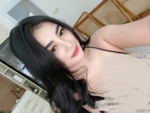 Pamela Safitri tak hentinya manjakan mata para lelaki, kali ini unggahan potret Pamela di Instagram malah lebih panas dan ngeri lagi.
