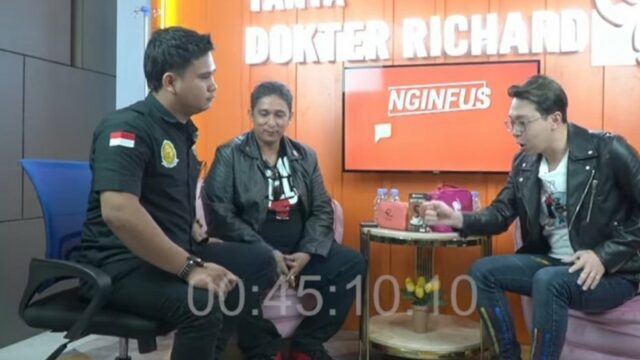 Perseteruan Marcel dengan asosiasi dukun Indonesia semakin seru hingga Dr. Richard Lee mengundang Asosiasi Dukun Indonesia ke podcastnya.
